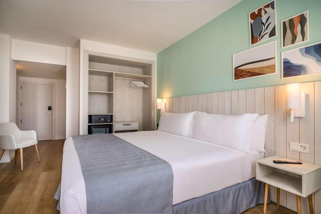 Hotel Barcel Ponent Playa Cala D´Or Habitación foto
